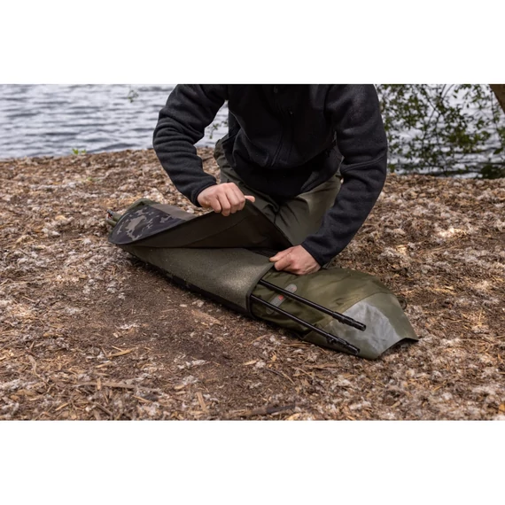 Korda Compac Bivvy Wrap Dark Kamo- Sátor tartó gyors csomagoló fekete kamo színben