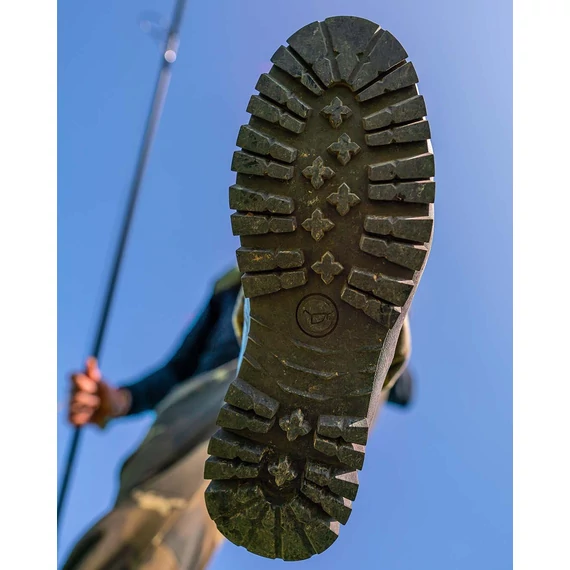 Korda Korda KORE Kombat Boots Olive Size 8/42  I  9/43  I  10/44,5  I  11/46 - vízálló bakancs 42, 43, 44,5 vagy 46-os méretekben