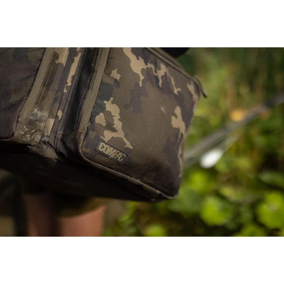 Korda Compac Cube Carryall Dark Kamo - szerelékes táska 27 literes kapacitással
