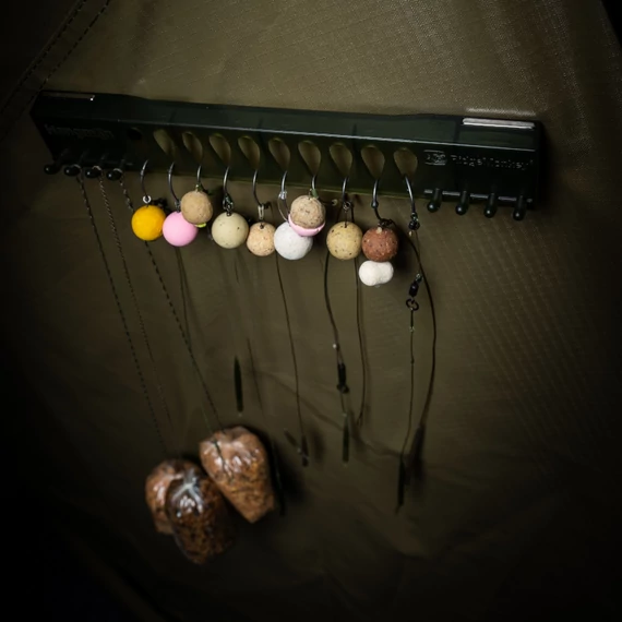 RidgeMonkey Hangman Rig Rack - sátor oldalára rögzíthető mágneses előketartó