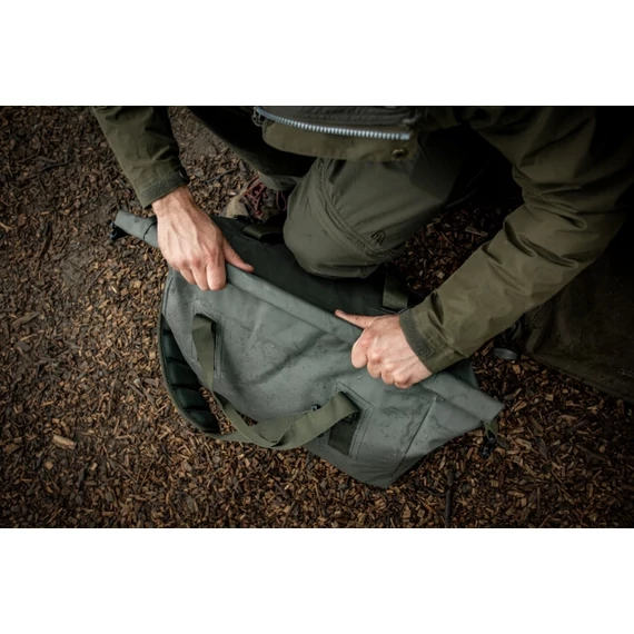 Trakker Utazótáska Downpour Roll-Up Carryall