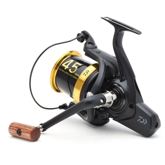 Daiwa Távdobó Orsó 23 Emblem 45 SCW QD-OT