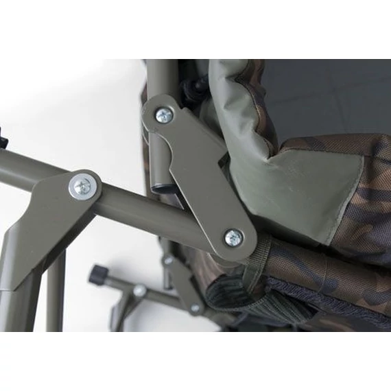 FOX R3 Kingsize Camo Bedchair Terepszínű Ágy