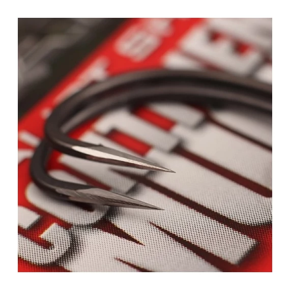 Gardner Specialist Sharpened Covert Dark Continental Mugga Hooks Előélezett Horog