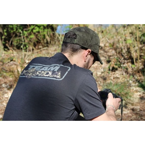 Korda Kore Digital Camo Team Korda Tee Black Póló