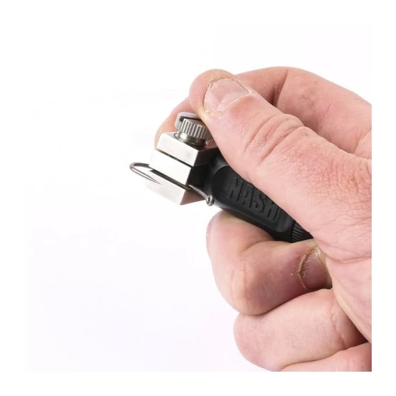 Nash Pinpoint Hook Doctor Vice Horogélező Satu